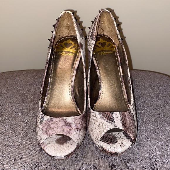 Studded peep toe pumps/heels size 7.5 - Picture 4 of 4